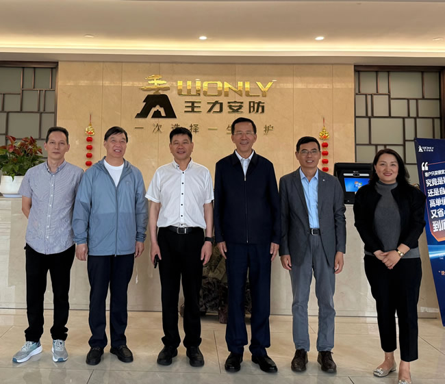 王力门业 | 中国建筑金属结构协会副会长兼秘书长咸大庆一行到王力调研