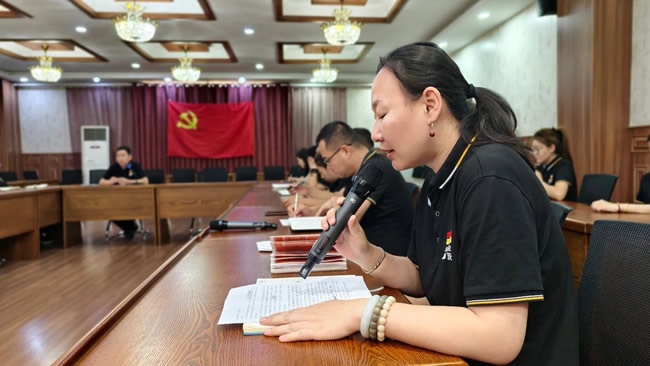 霍尔茨