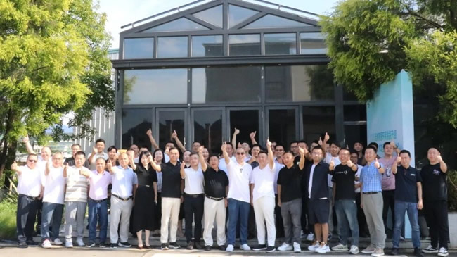 定制家居环保涂装升级！“油改水”技术攻坚与应用研讨会在百得胜水漆工厂成功举办