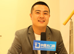 底明敏