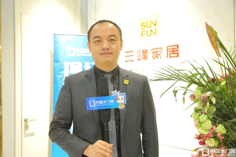 三峰木门 刘飞