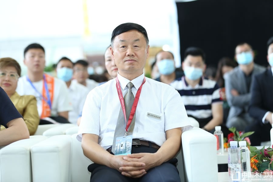 新潮澎湃+2021门业及定制家居品牌峰会现场纪实